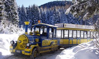 Folgaria, trenino sulla neve