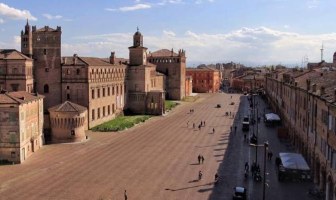 Piazza dei Martiri a Carpi