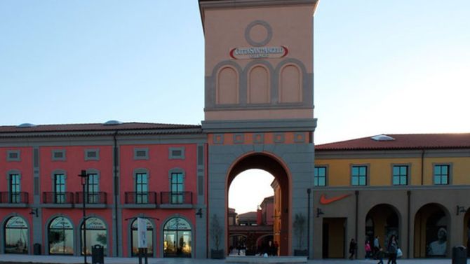 Outlet Village Citt&amp;#224; Sant&amp;#39;Angelo foto