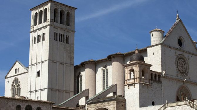 lavorazione artigianale del legno di ulivo a Spello