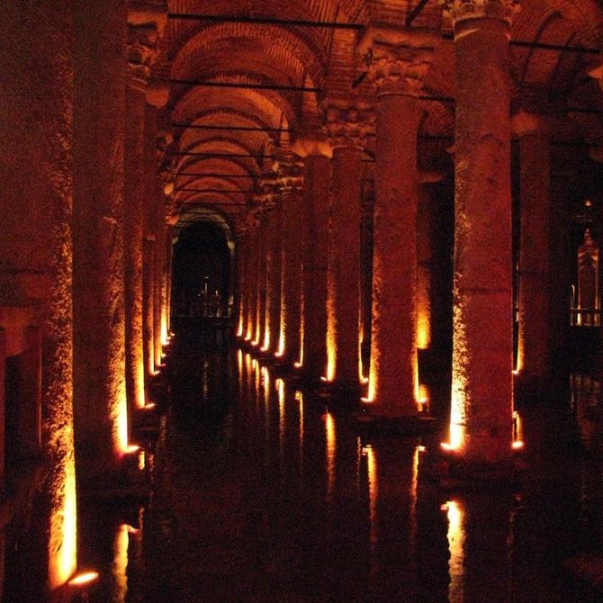 Istanbul Cisterna Basilica interno