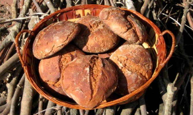 pane castagne scuro pagnotte cesto marocca lunigiana