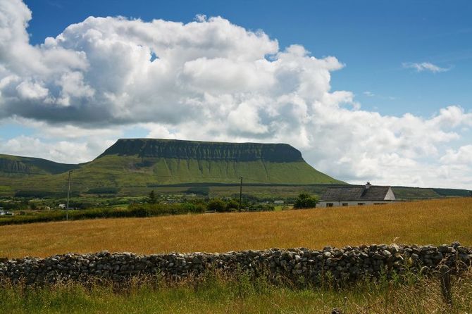 Benbulben, Irlanda