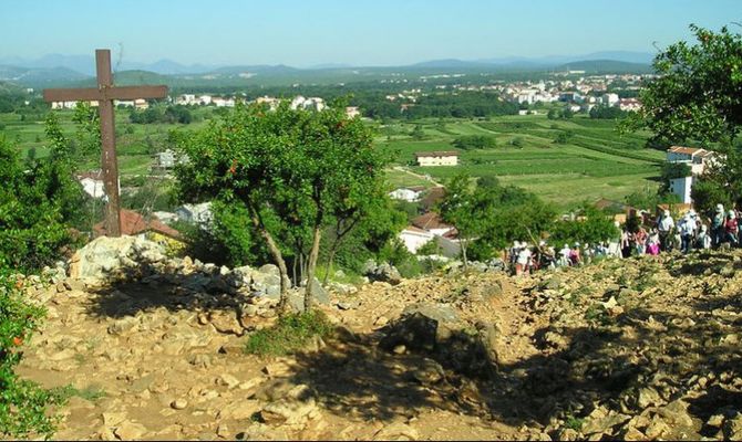 Croce sulla collina