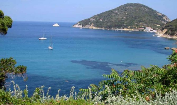 Isola d'Elba barche sul mare