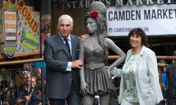 statua, Amy Winehouse, londra