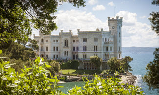 Trieste, il meraviglioso Castello e il parco di Miramare