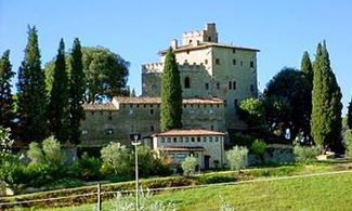 Castel Porrona: lusso medievale in Toscana