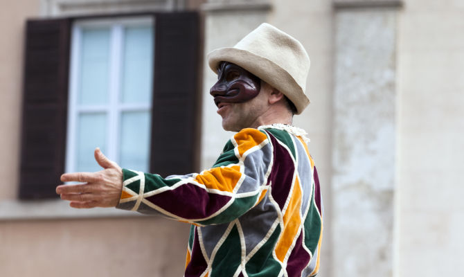 arlecchino carnevale maschera commedia dell'arte italia