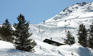 Neve a Glungezer, nella regione sciistica tirolese di Hall Wattens
