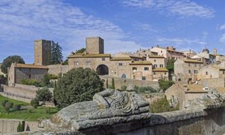 Tuscania, splendori sui sette colli di tufo