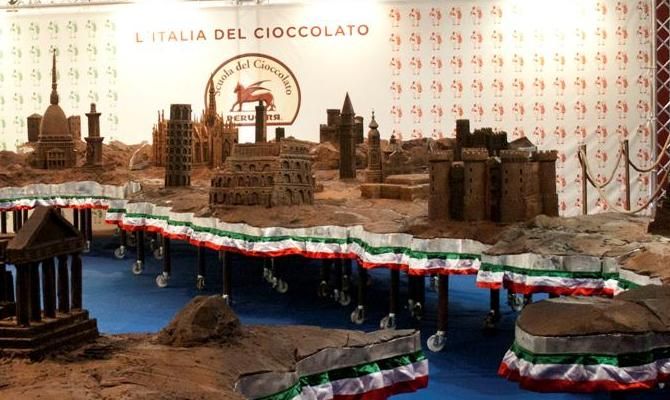 Cioccolato a forma di Italia, fabbrica museo del cioccolato di Roma