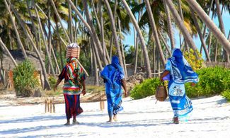 Zanzibar: lagune blu al sapore speziato