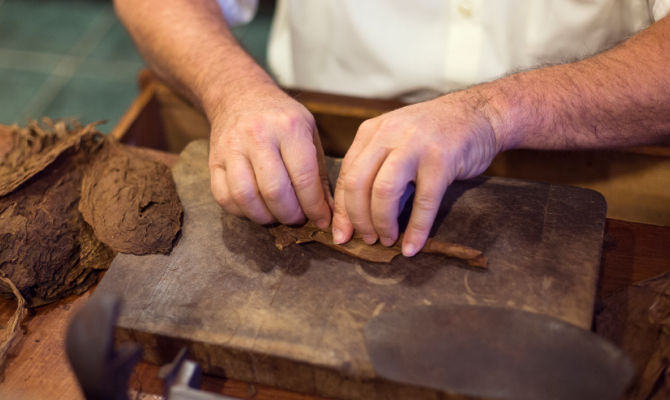 Lavorazione artigianale sigari