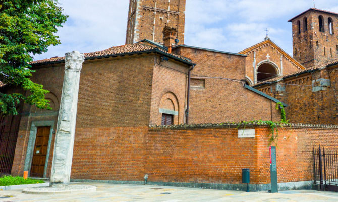 Piazza San'Ambrogio Milano