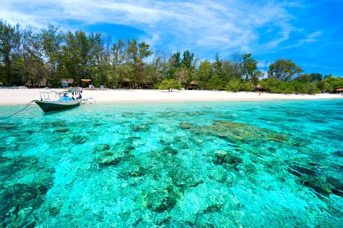 11 Gili Meno Beach
