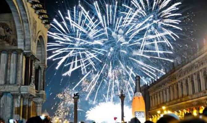 Venezia fuochi d'artificio per Capodanno