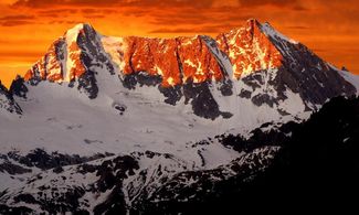 Tramonto tra le Dolomiti del Parco Naturale Adamello Brenta