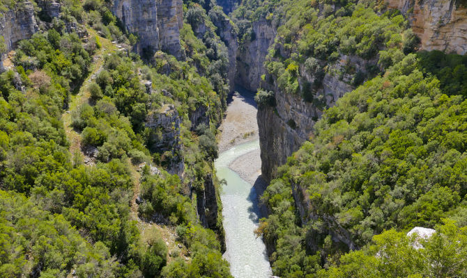 Gli spettacoli canyon lungo il fiume Osum