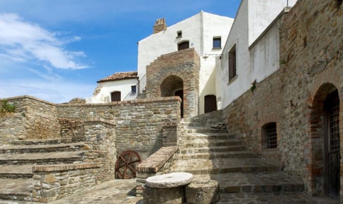 Basilicata Aliano Il Borgo Di Carlo Levi