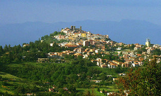 Lazio, relax vista lago a Nemi