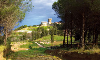 val di cornia toscana livorno natura sentiero castello 
