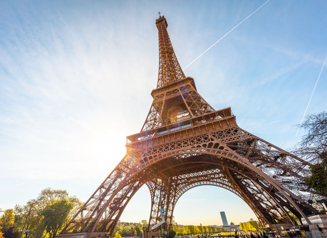 Torre Eiffel, Parigi = 2 ore