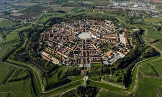 Palmanova, a passeggio nella città a forma di stella