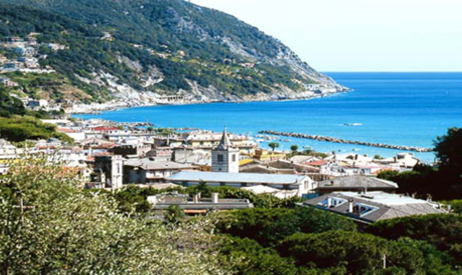 Costa ligure, il mare di Moneglia