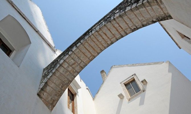 tetti tipici Locorotondo, Puglia