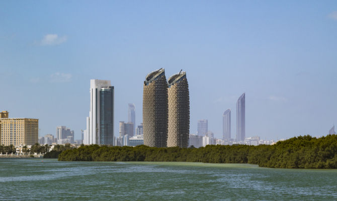 Abu Dhabi, la skyline e le mangrovie
