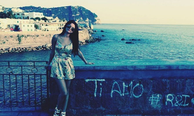 Selena Gomez, Ischia