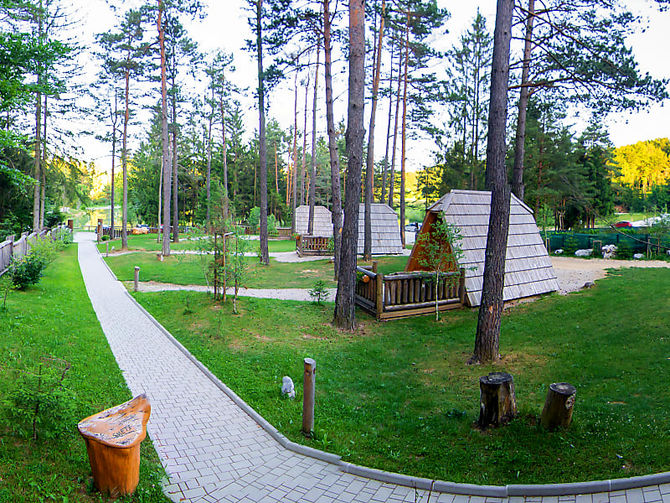 Slovenia - Hija Glamping Lake Bloke