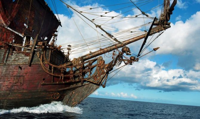 Nave di pirati (Pirati dei caraibi: Oltre i confini del mare)