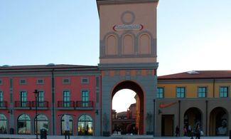 Outlet Village Citt&#224; Sant&#39;Angelo foto