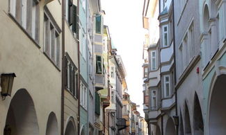 Bolzano, cosa rende speciale Via dei Portici