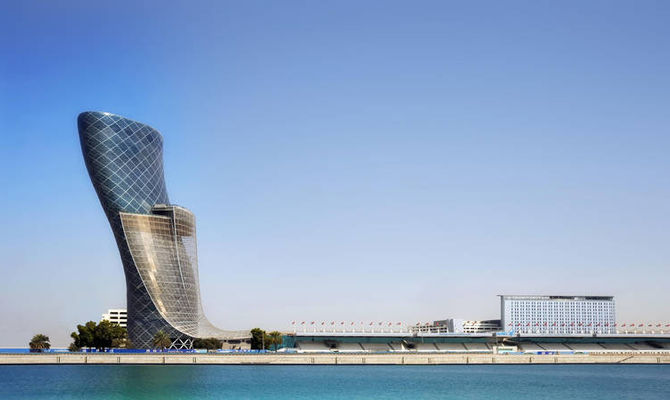 Capital Gate, la torre pendente di Abu Dhabi