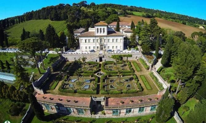 villa caprile marche giardini