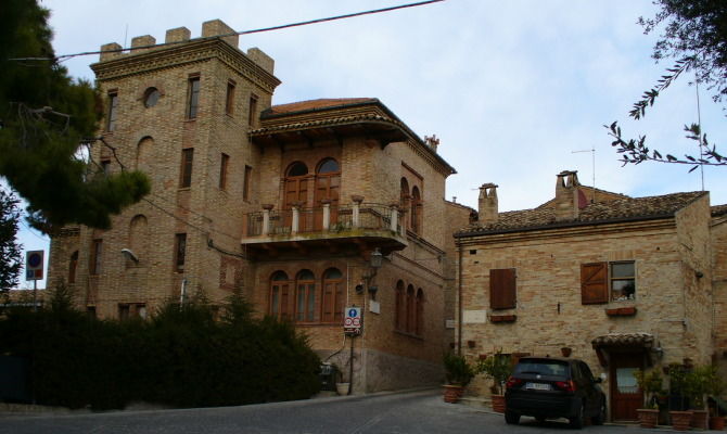 torre di palme marche rocca borgo
