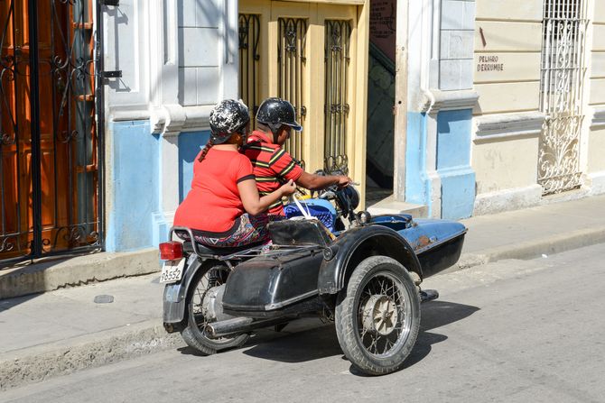 14 Fare un tour motociclistico con il figlio del Che