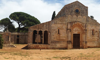 Lecce, l'Abbazia romanica delle meraviglie 