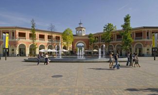 Serravalle Outlet foto