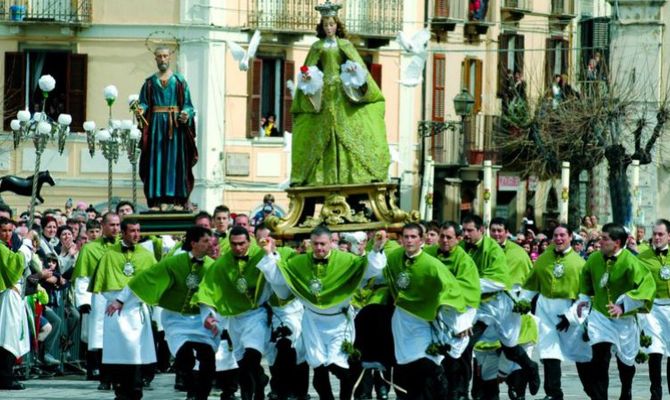 Sulmona, la Madonna che scappa