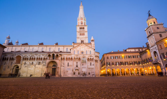 Piazza Grande con il Duomo