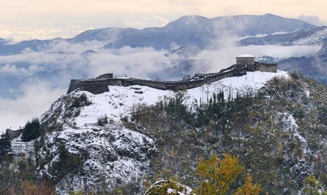 appennino tosco emiliano fortezza verrucole neve montagna italia