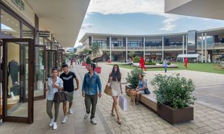 Shopping Brugnato 5Terre Outlet Village