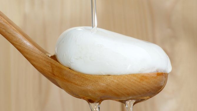 Mozzarella di Bufala campana foto