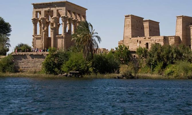 Tempio di Philae visto dal Nilo
