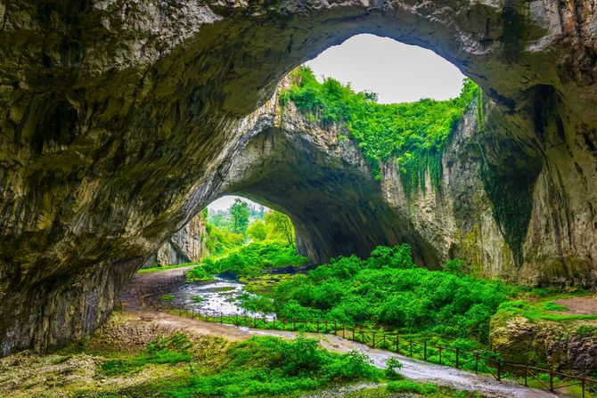 Grotta di Devetàshka, tra Lovech e Letnitsa (Bulgaria)