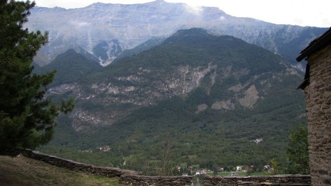 Panorama Val di Susa dall&amp;#39;abbazia di Novalesa